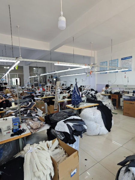 服装加工厂 专注梭织精品与半精品订单，打造高品质服装供应链